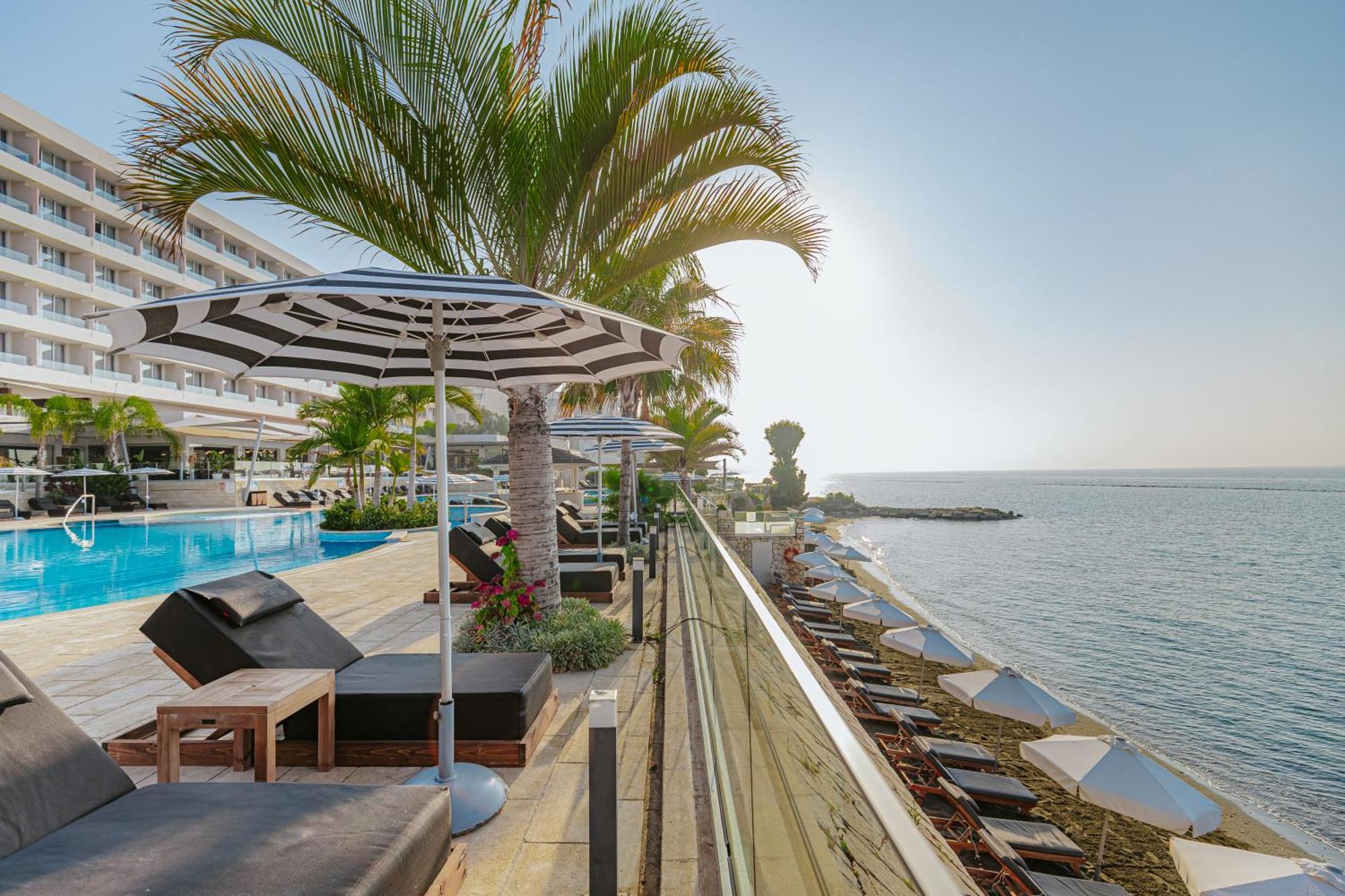 Royal Apollonia By Louis Hotels Limassol Exterior foto The beach at the hotel