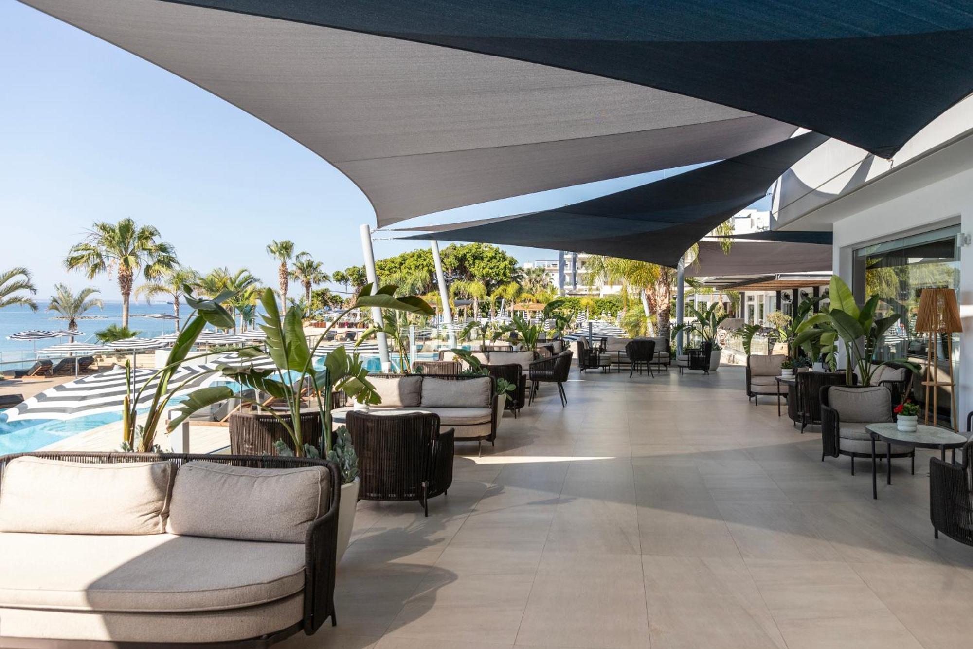 Royal Apollonia By Louis Hotels Limassol Exterior foto The Beach Club at the Hilton Athens